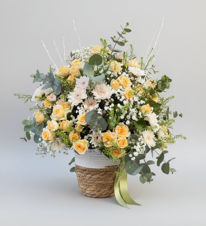 Cesta Lía | Rosa Mini en Cesto de Rafia Natural