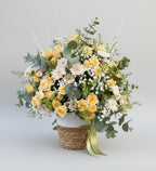 Cesta Lía | Rosa Mini en Cesto de Rafia Natural