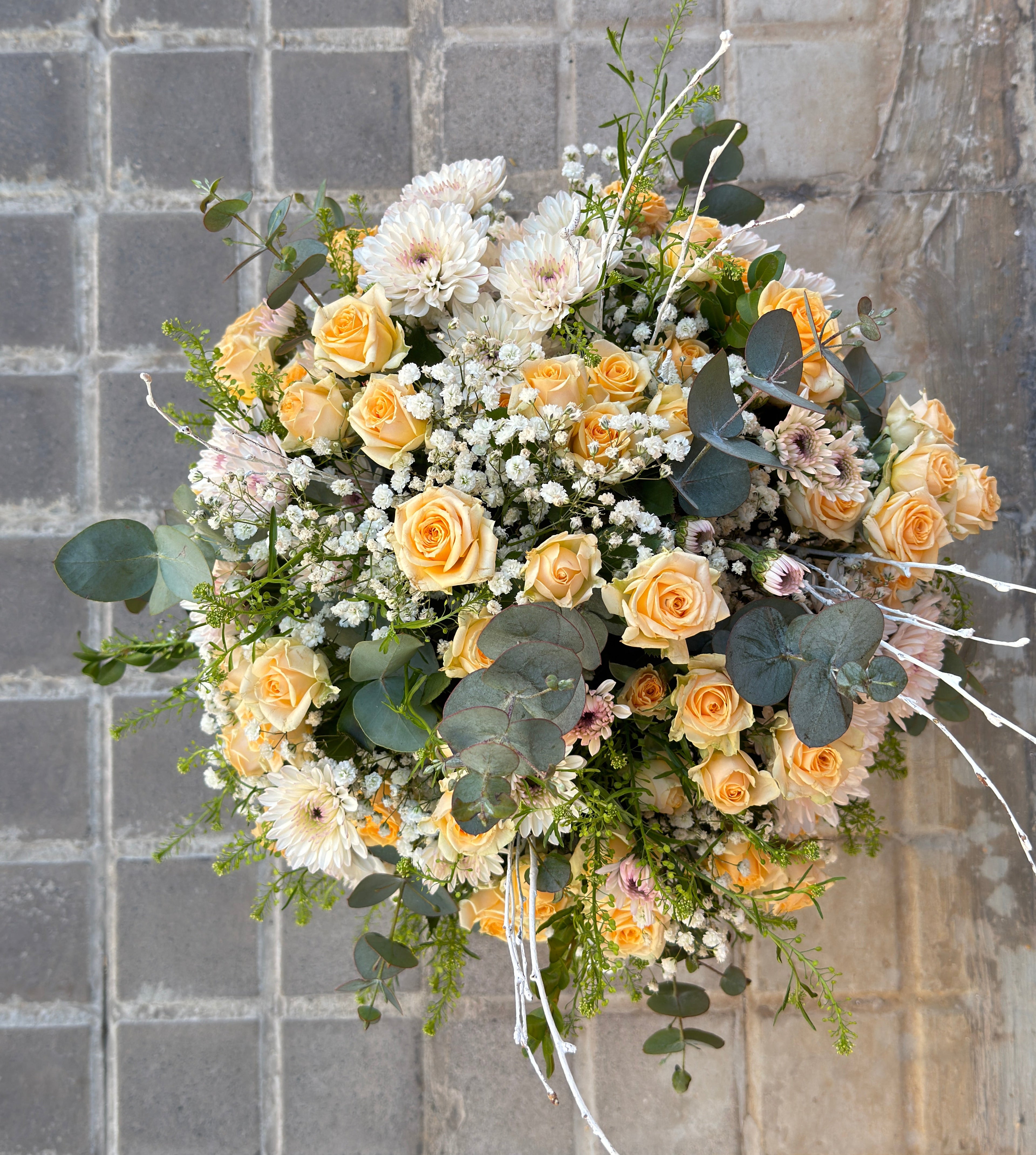 Cesta Lía | Rosa Mini en Cesto de Rafia Natural