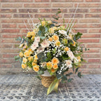 Cesta Lía | Rosa Mini en Cesto de Rafia Natural