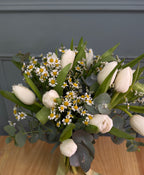 Ramo Vera| Tulipanes naturales con verdes de temporada